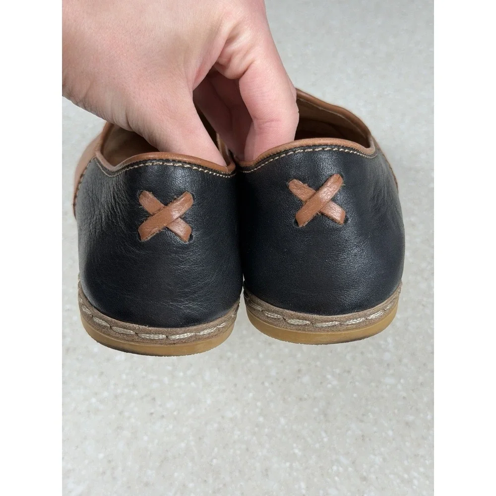 Charix Atelier Camel & Black Slip On Artisan Leather Flats Shoes‎ Sz 37 US 7